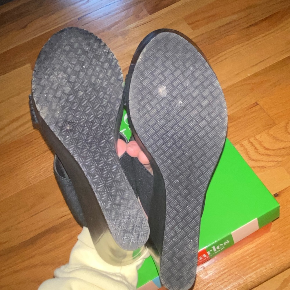 Charles Reece Sandals - Picture 4 of 4